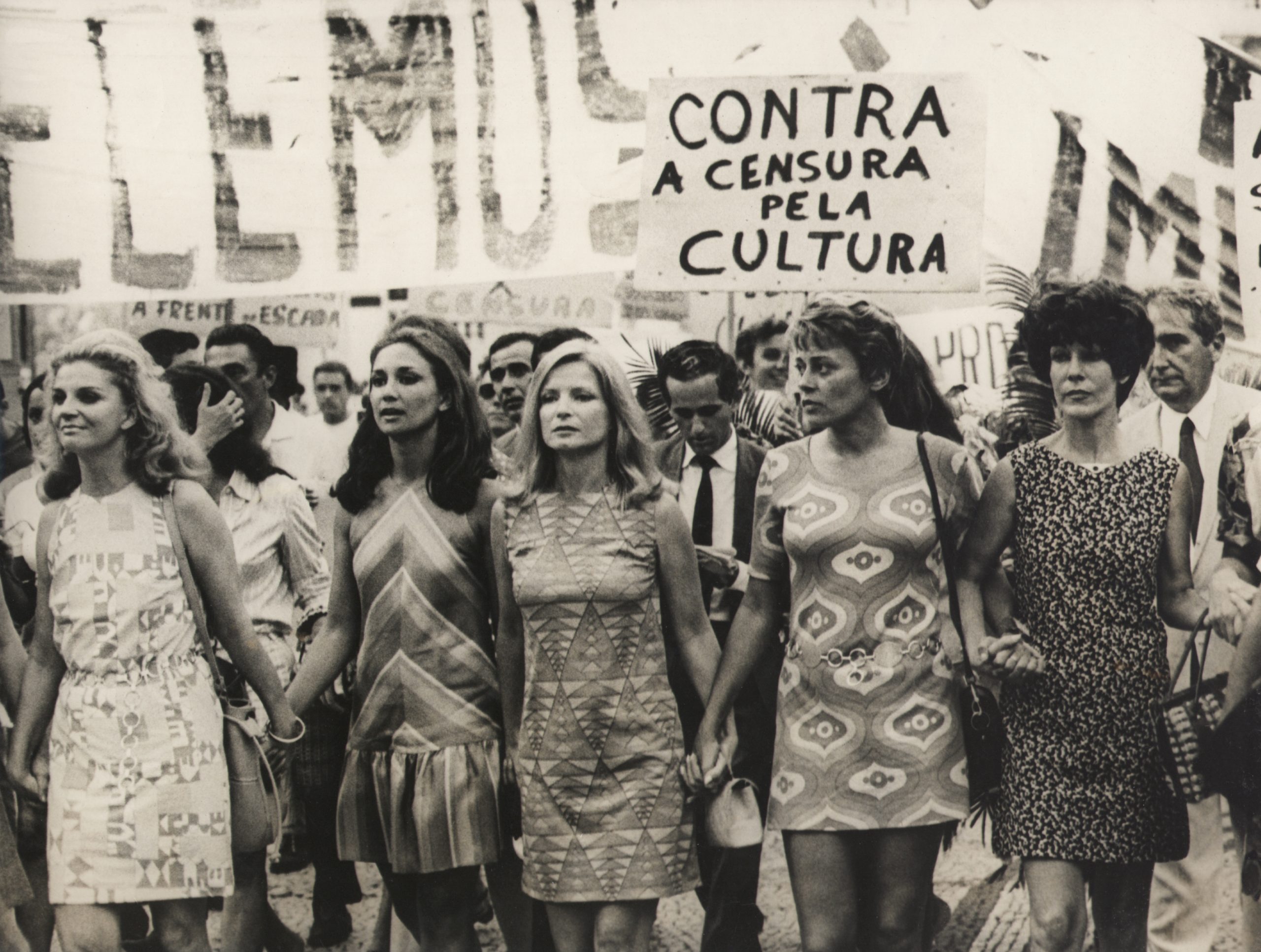 Artistas Protestam Contra A Ditadura Militar   Tônia Carreiro, Eva Wilma, Odete Lara, Norma Bengell E Cacilda Becker   Restoration
